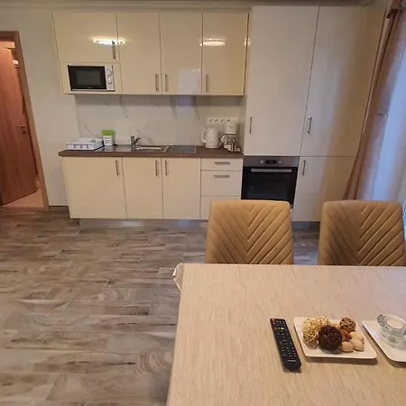 In - Balaton 41945 Apartman *